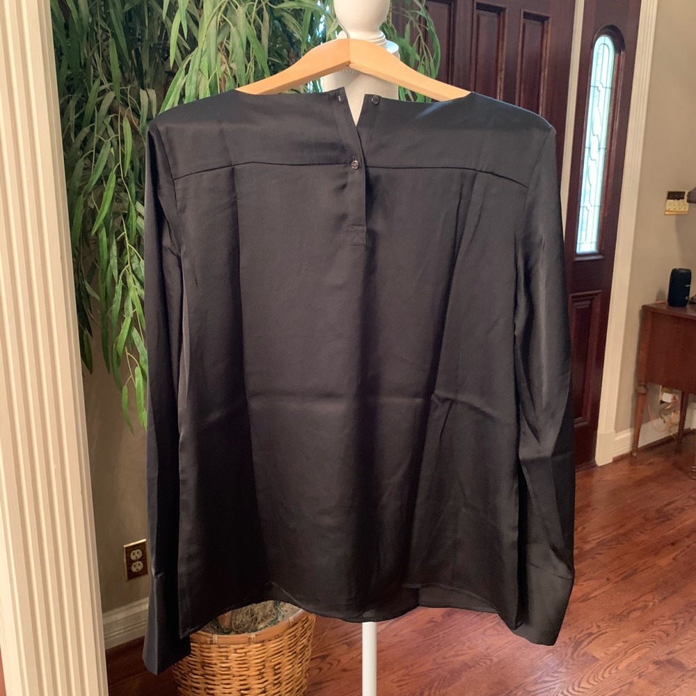 NWT - banana republic classic - bought too small - Picture 4 of 7